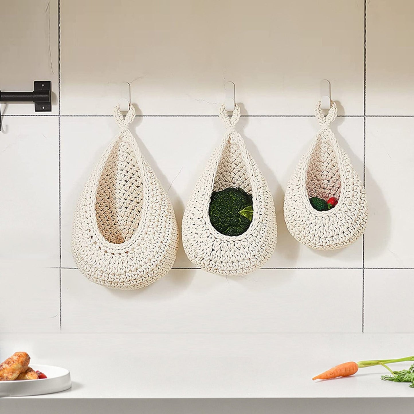 Woven Breads Baskets, Oval Small Fruit Baskets, Stackable Plastic Wicker Baskets for Serving Vegetables, Kitchen, Restaurant, Outdoor, Imitation Rattan, 1 Pcs, 7.48x5.11x2.75 9.84" x 7.87" Beige