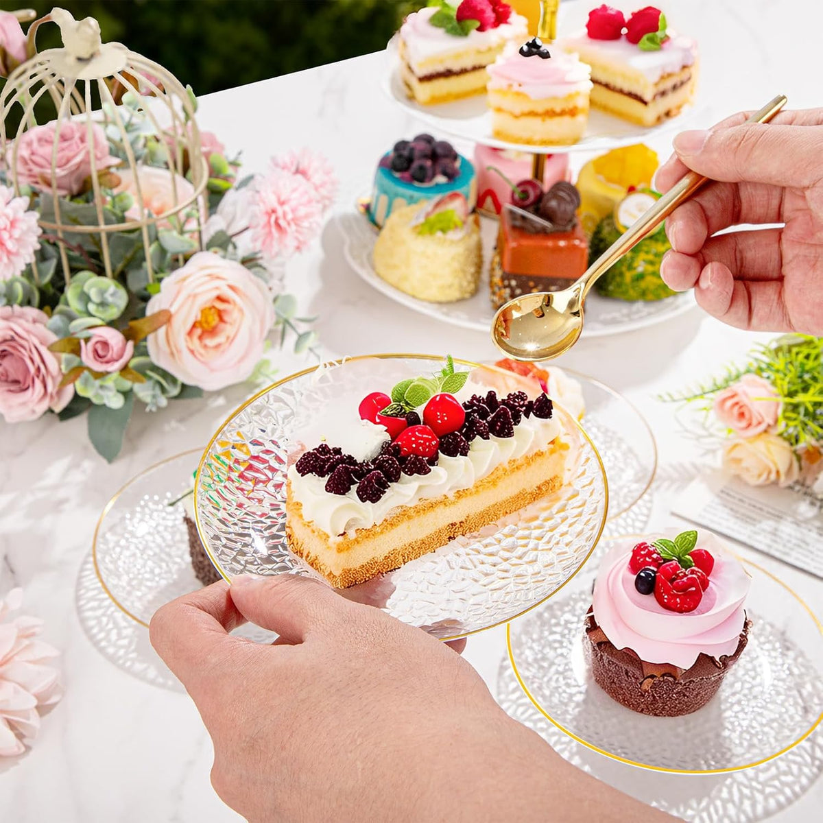100 Pack Clear Gold Plastic Dessert Plates, 6Inch Clear Gold Small Appetizer Plates With Hammered, Heavy Duty Disposable Salad Plate, Elegant Cake Platos for Wedding, Birthday, Teatime