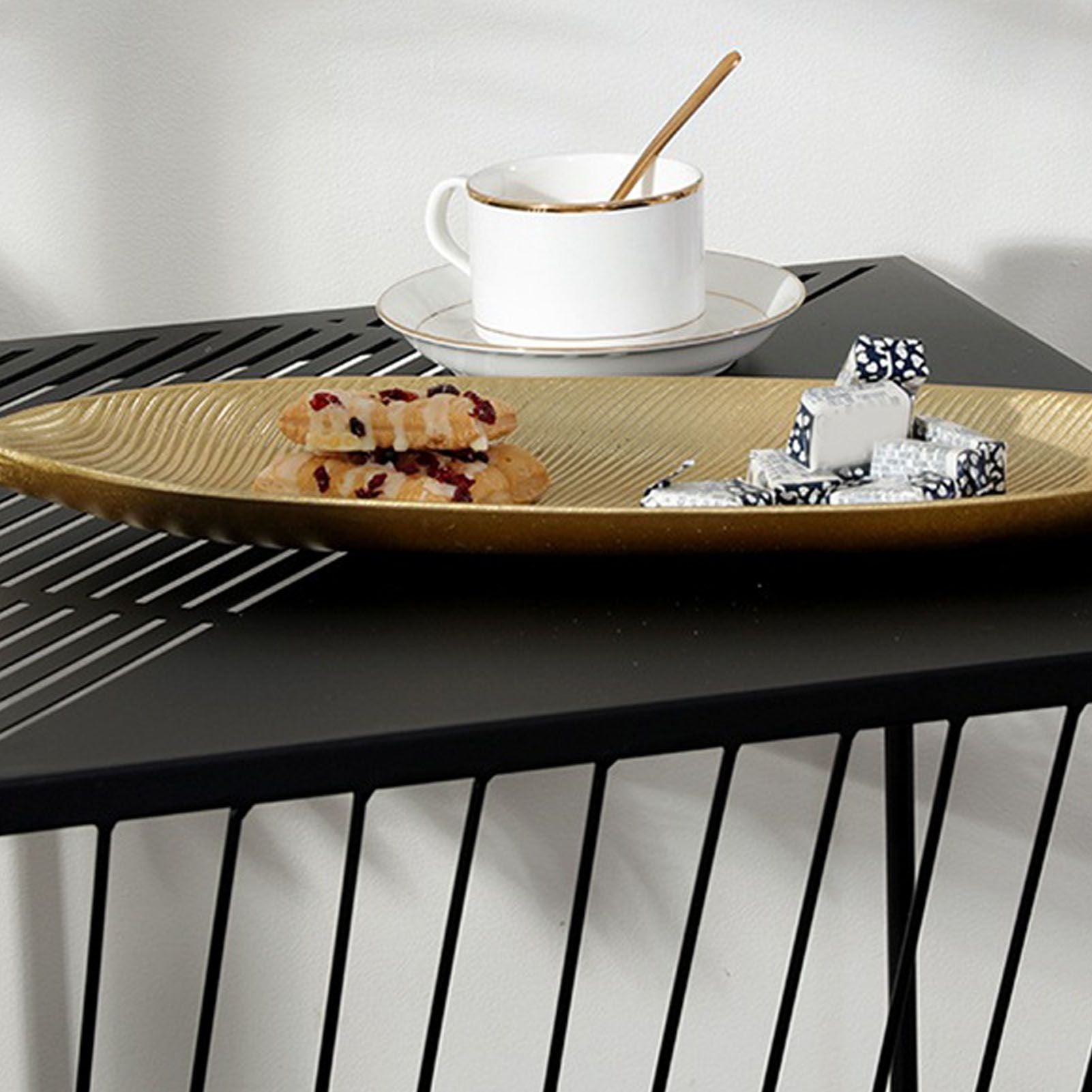 Fruit Plate Golden Style Leaf Shape Brushed Appearance Compact Density Board Serving Dessert Plate for Home S