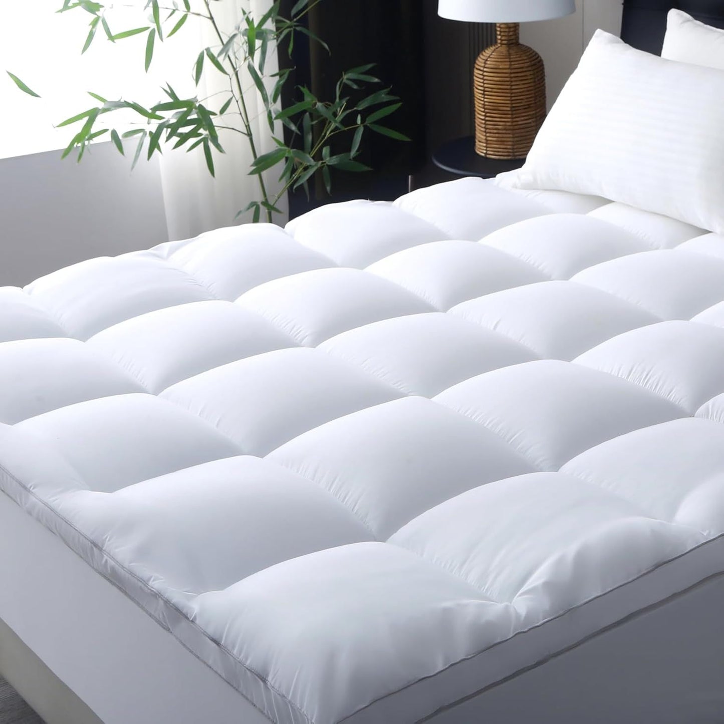 1000GSM Mattress Topper Viscose Derived from Bamboo, Thick Pillowtop Fitted Mattress Cover with 45cm Deep Skirt - Machine Washable Hypoallergenic(King,white)