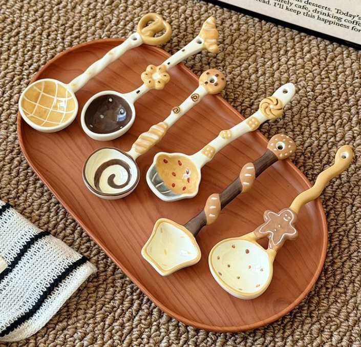 Gingerbread Man Scoop Creative Hand-Painted Ceramic Spoon - Cute Cartoon Bakery Series Long Handle Soup Spoon - High-Quality Underglaze Tableware for Desserts and Coffee