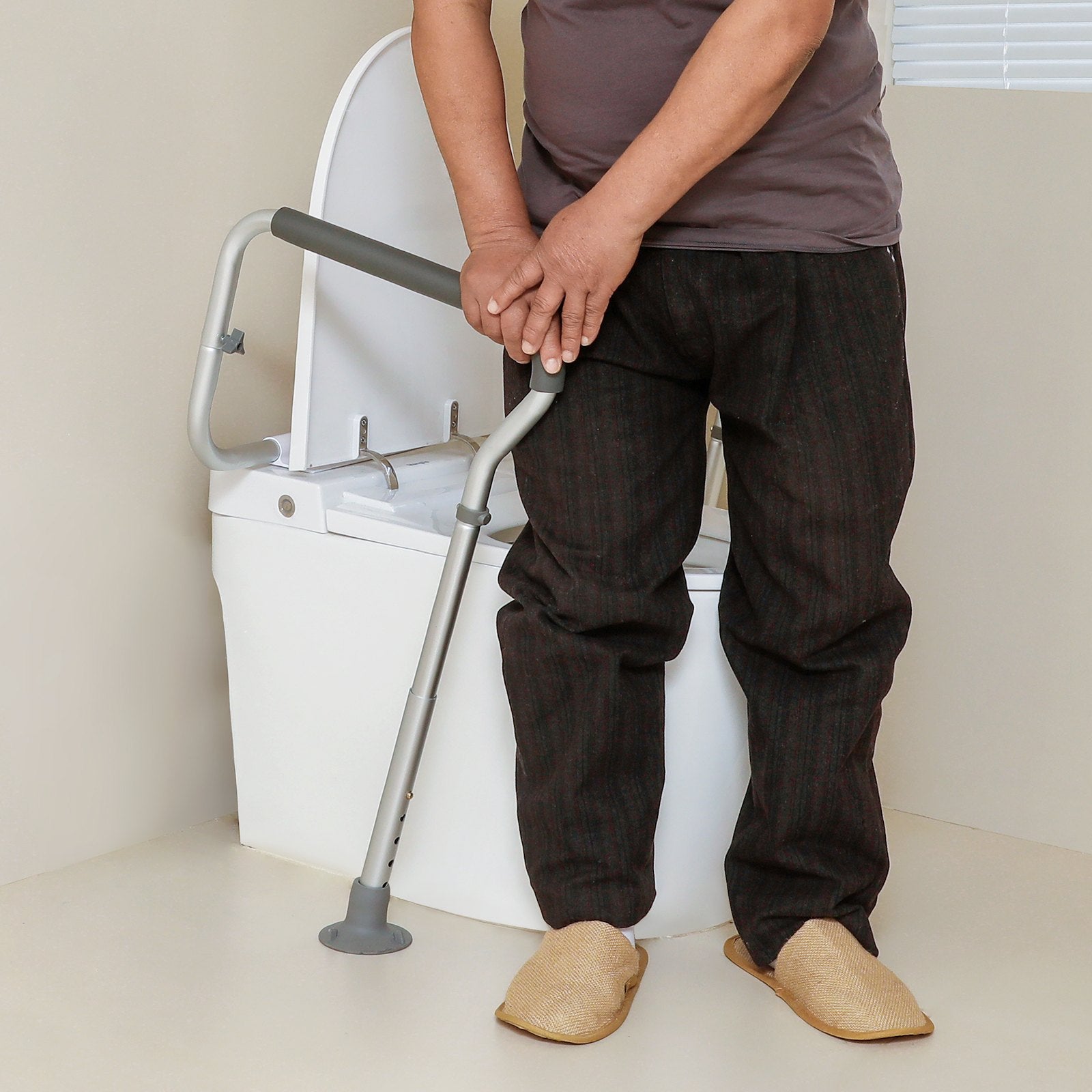 Toilet Safety Rail, Bathroom Toilet Seat Frame, Adjustable Width & Height Fit Most Toilets, Supports 136 kg, Toilet Handles Grab Bars with Padded Armrests for Handicap, Disabled, Seniors